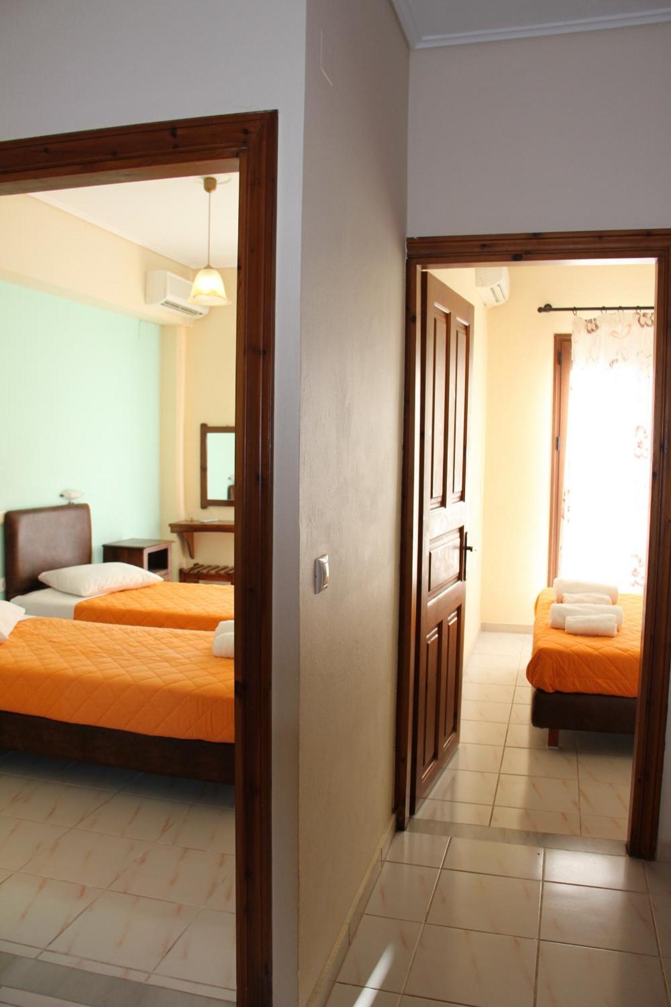 Vicky Apartments Никиана Стая снимка