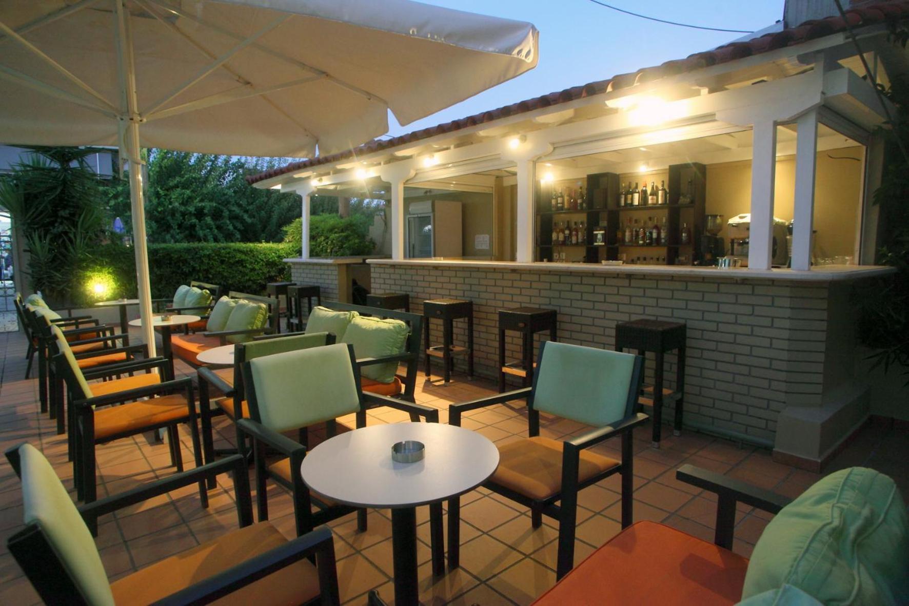 Vicky Apartments Никиана Екстериор снимка