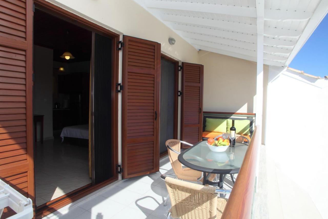 Vicky Apartments Никиана Екстериор снимка