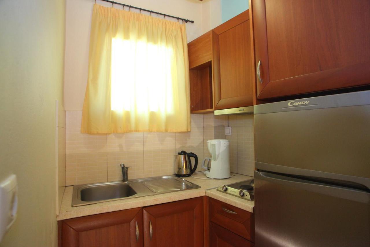 Vicky Apartments Никиана Екстериор снимка