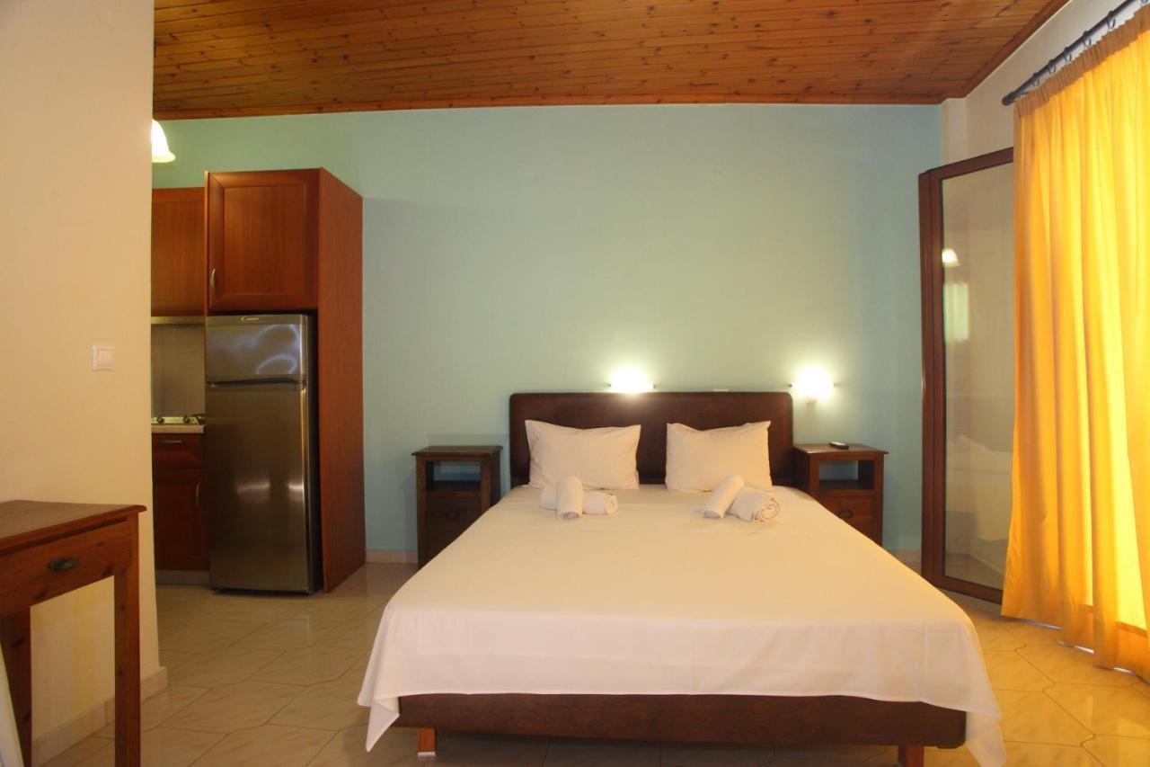 Vicky Apartments Никиана Екстериор снимка