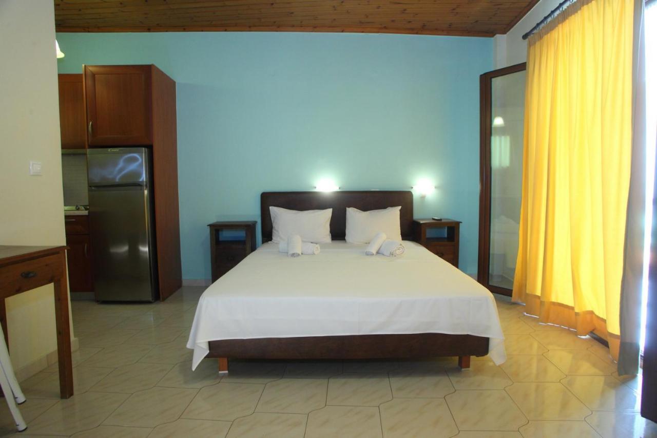 Vicky Apartments Никиана Екстериор снимка