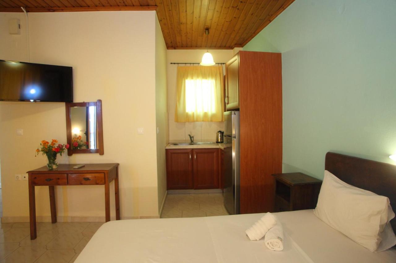 Vicky Apartments Никиана Екстериор снимка
